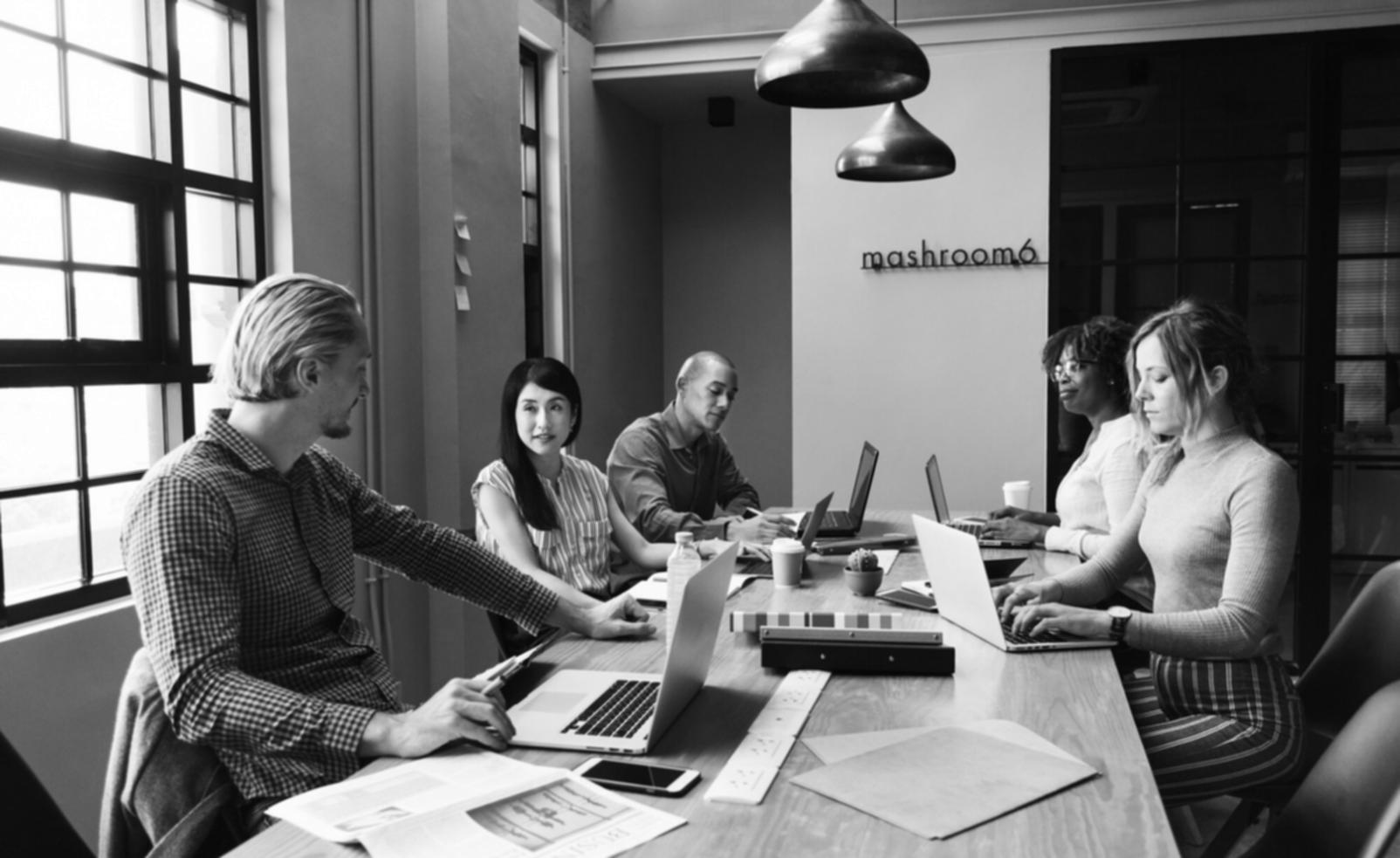 Moderne Technologie und Finanztools